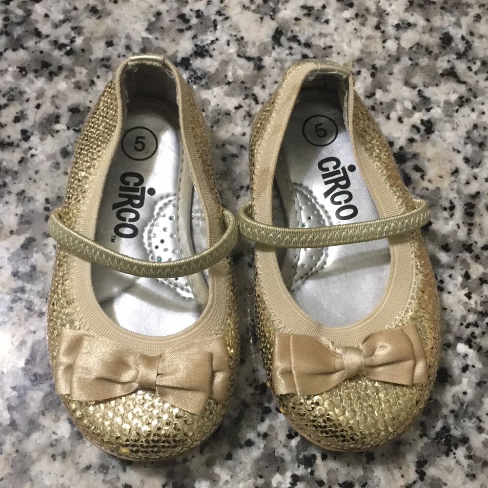 Girl shoes